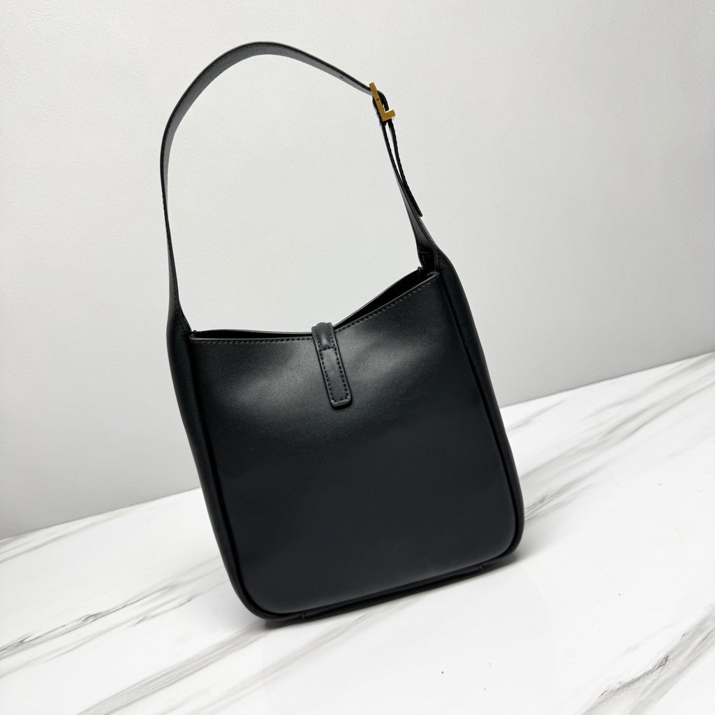 PRE-ORDER BLACK BUCKET BAG