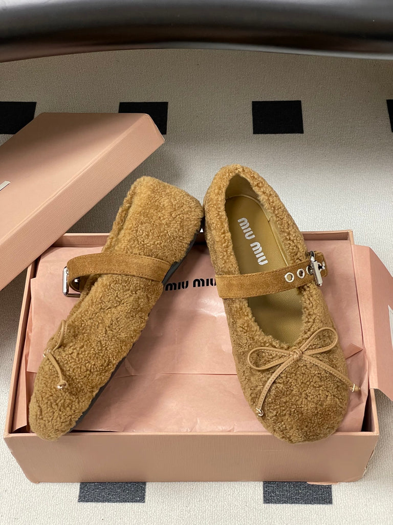 PRE-ORDER FLUFFY FLATS