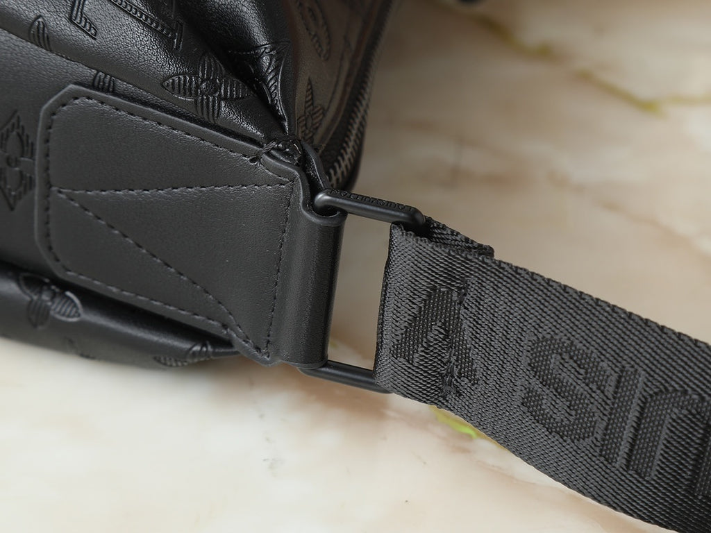 PRE-ORDER BLACK LARGE BUMBAG