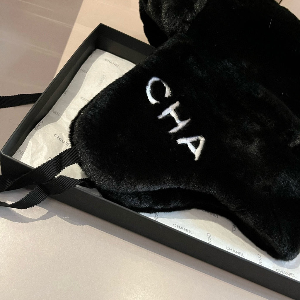 PRE-ORDER BLACK FLUFFY HAT