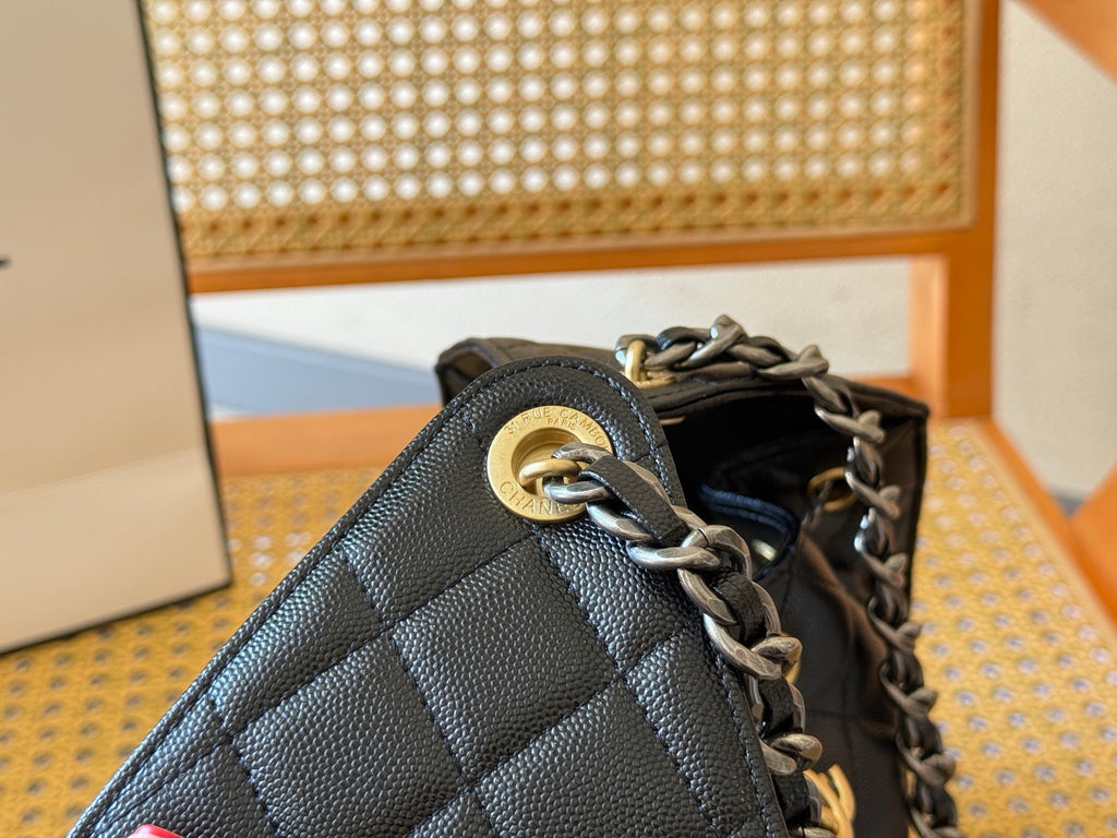 PRE-ORDER BLACK SHOULDER BAG