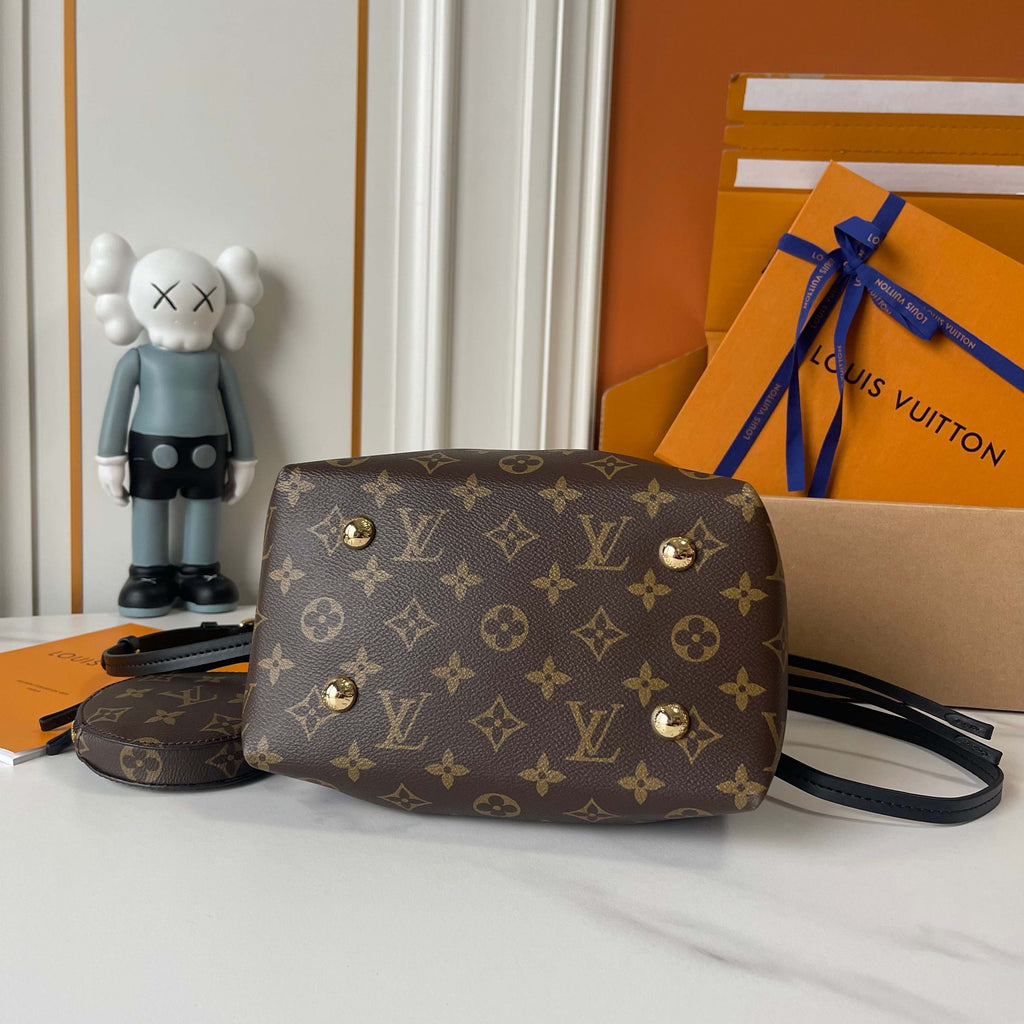 PRE-ORDER BORG DETAIL BUCKET BAG