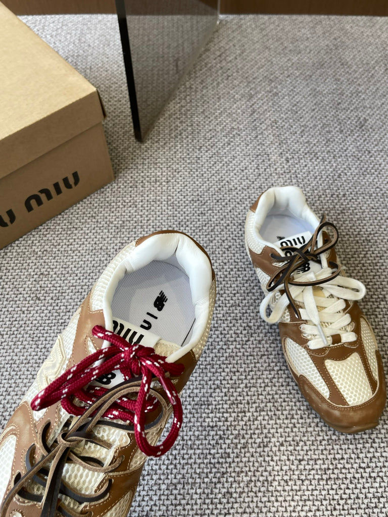 Pre-Order | Retro Panel Lace-Up Trainers – Camel & Cream