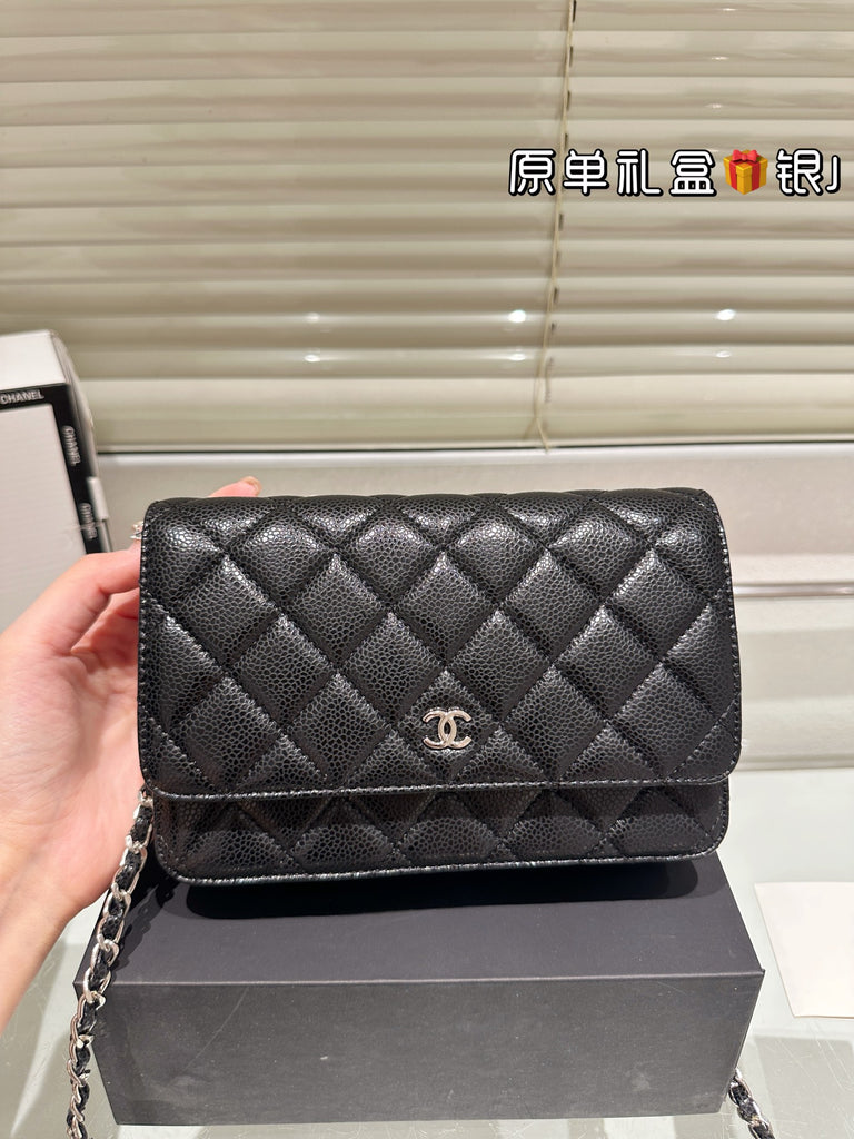 Pre-Order | Quilted Crossbody Bag – Black