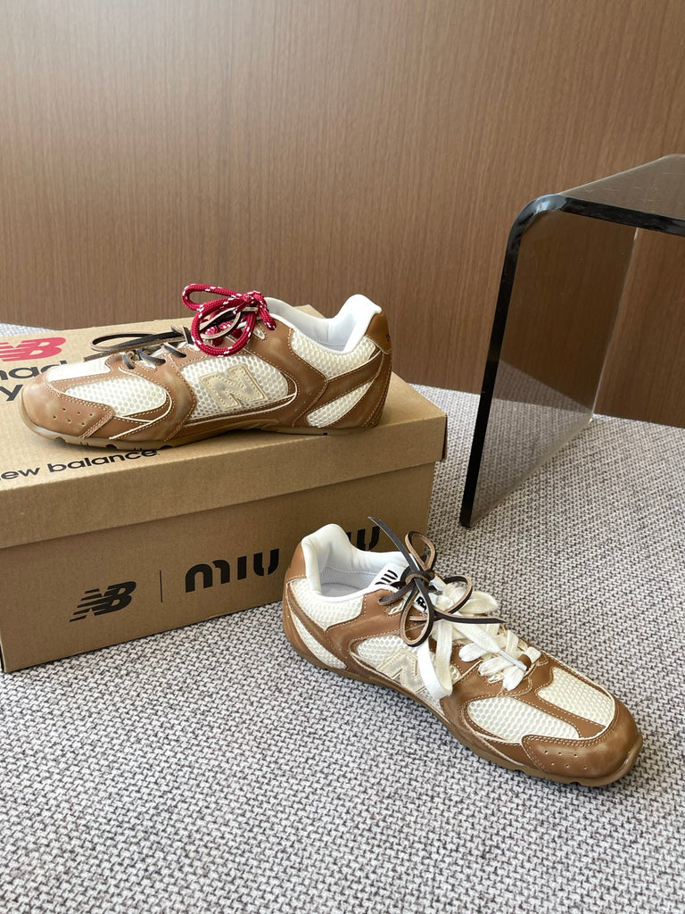 Pre-Order | Retro Panel Lace-Up Trainers – Camel & Cream