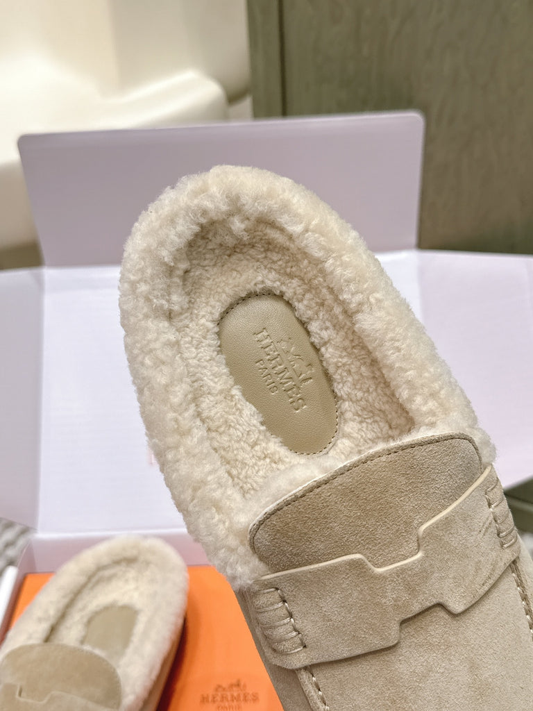 PRE-ORDER BEIGE FLUFFY MULES