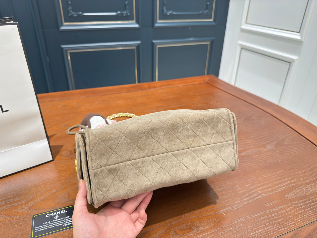 Pre-Order | Quilted Suede Tote Bag – Taupe