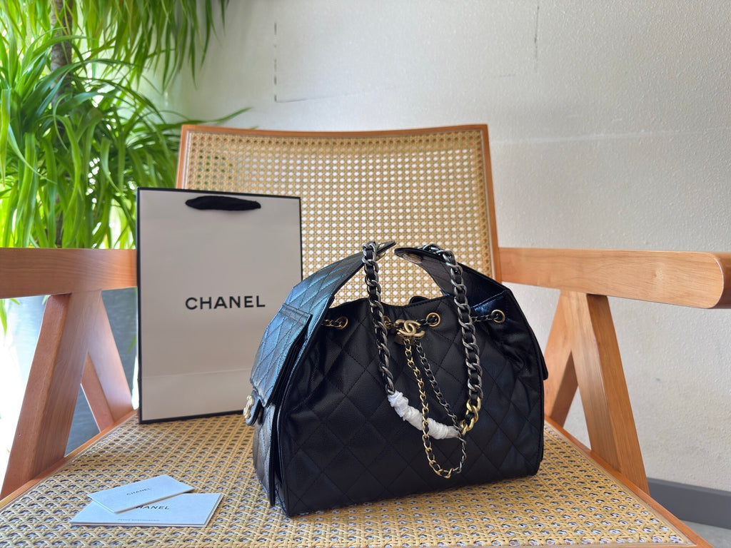 PRE-ORDER BLACK SHOULDER BAG