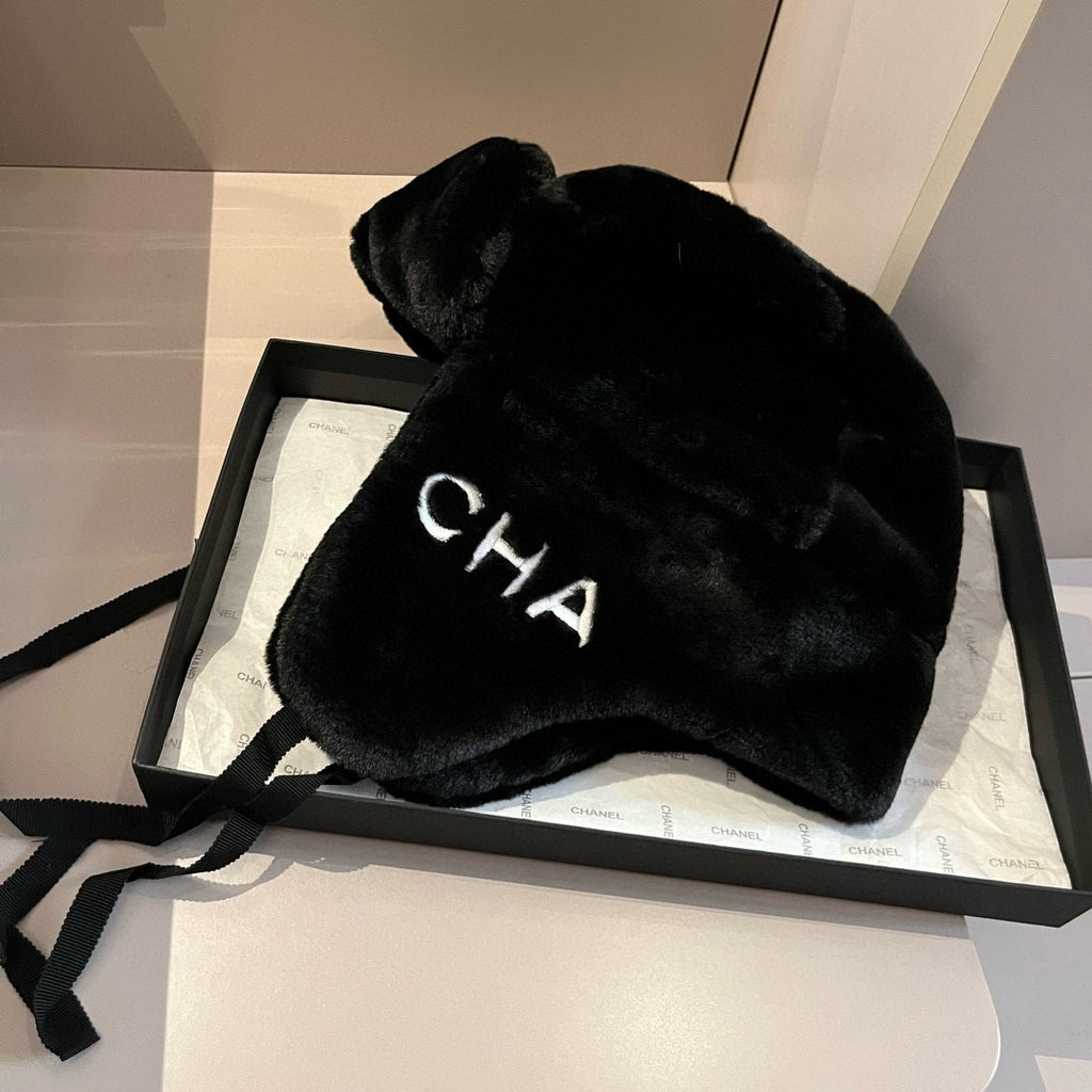 PRE-ORDER BLACK FLUFFY HAT