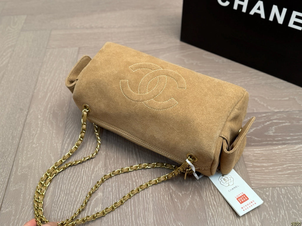 PRE-ORDER FAUX SUEDE SHOULDER BAG