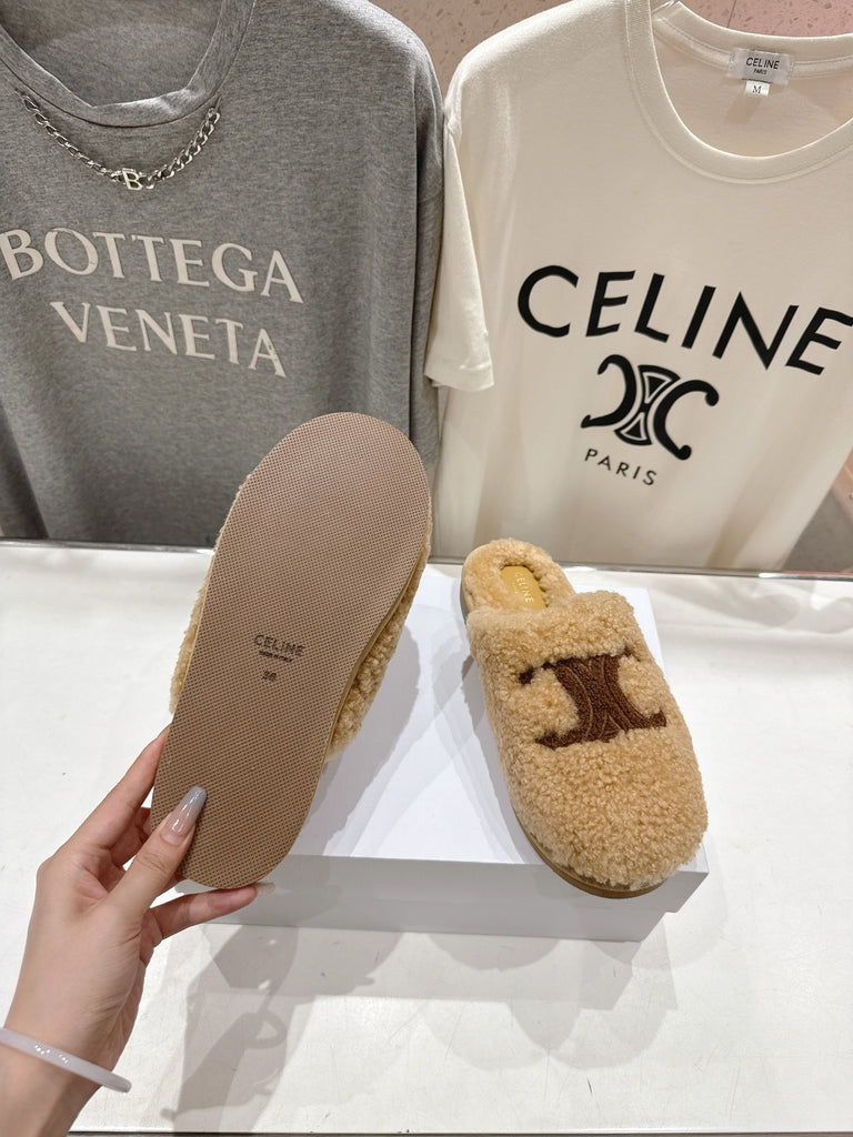 Teddy Shearling Slippers – Pre-Order