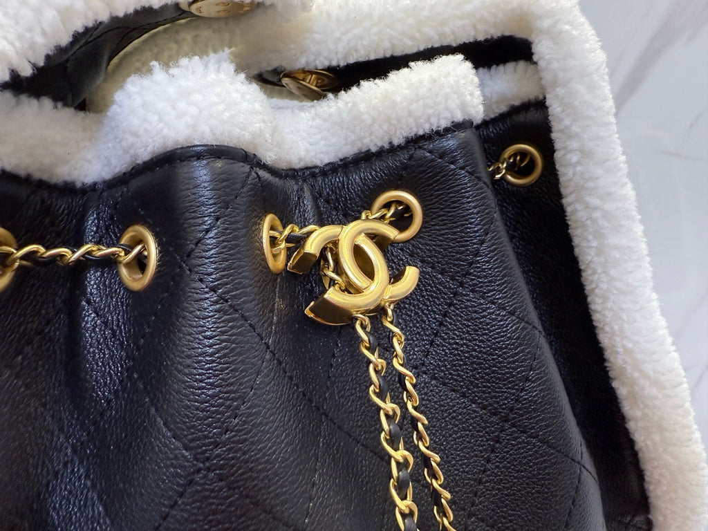 PRE-ORDER | Black and borg shoulder bag