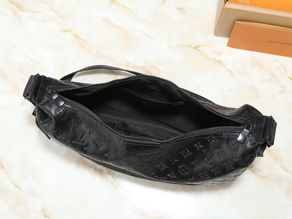 PRE-ORDER BLACK LARGE BUMBAG