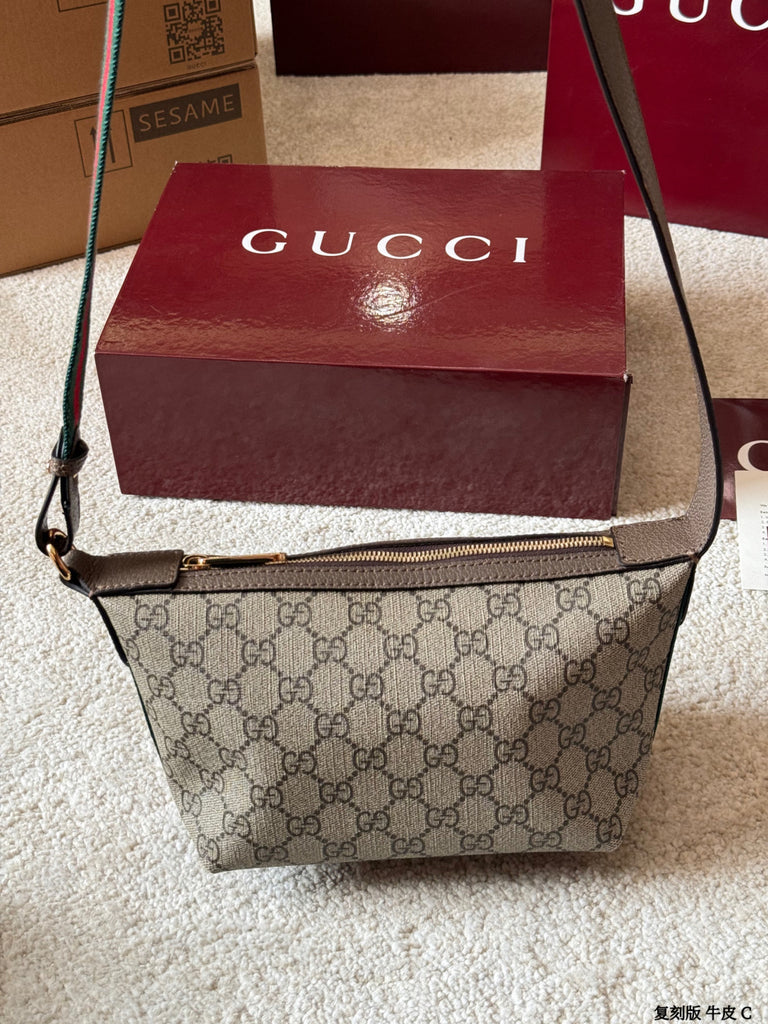 PRE-ORDER CROSS BODY BAG