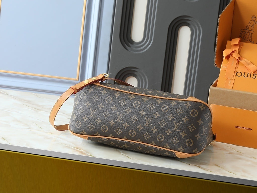Pre-Order | Classic Chain Detail Shoulder Bag
