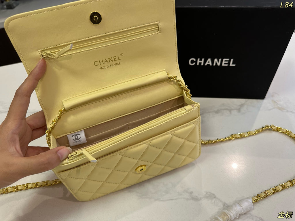 Pre-Order | Quilted Chain Crossbody Bag – Yellow