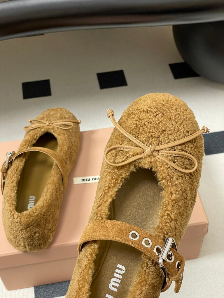 PRE-ORDER FLUFFY FLATS