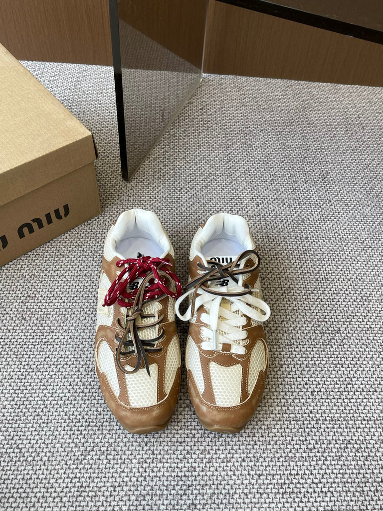 Pre-Order | Retro Panel Lace-Up Trainers – Camel & Cream