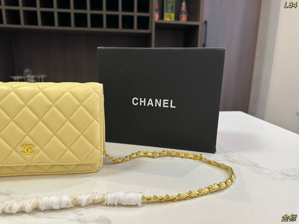 Pre-Order | Quilted Chain Crossbody Bag – Yellow