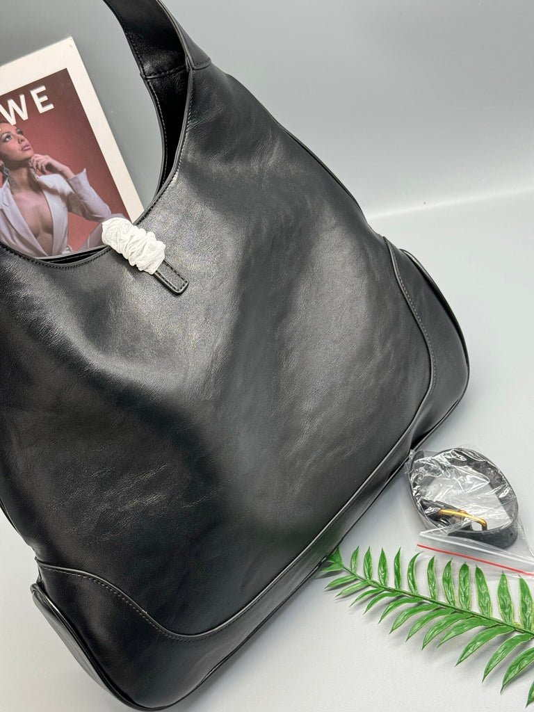 PRE-ORDER BLACK LARGE SHOULDER BAG