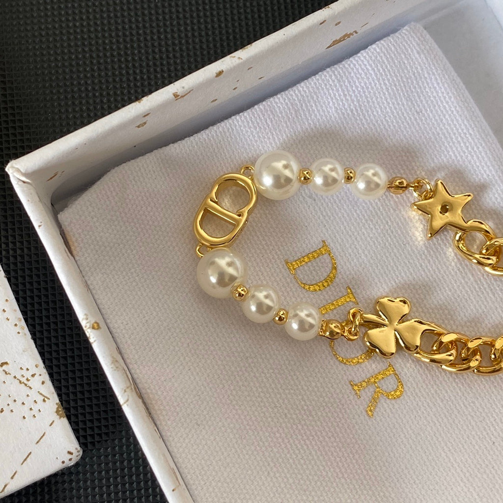 PRE-ORDER PEARL BRACELET