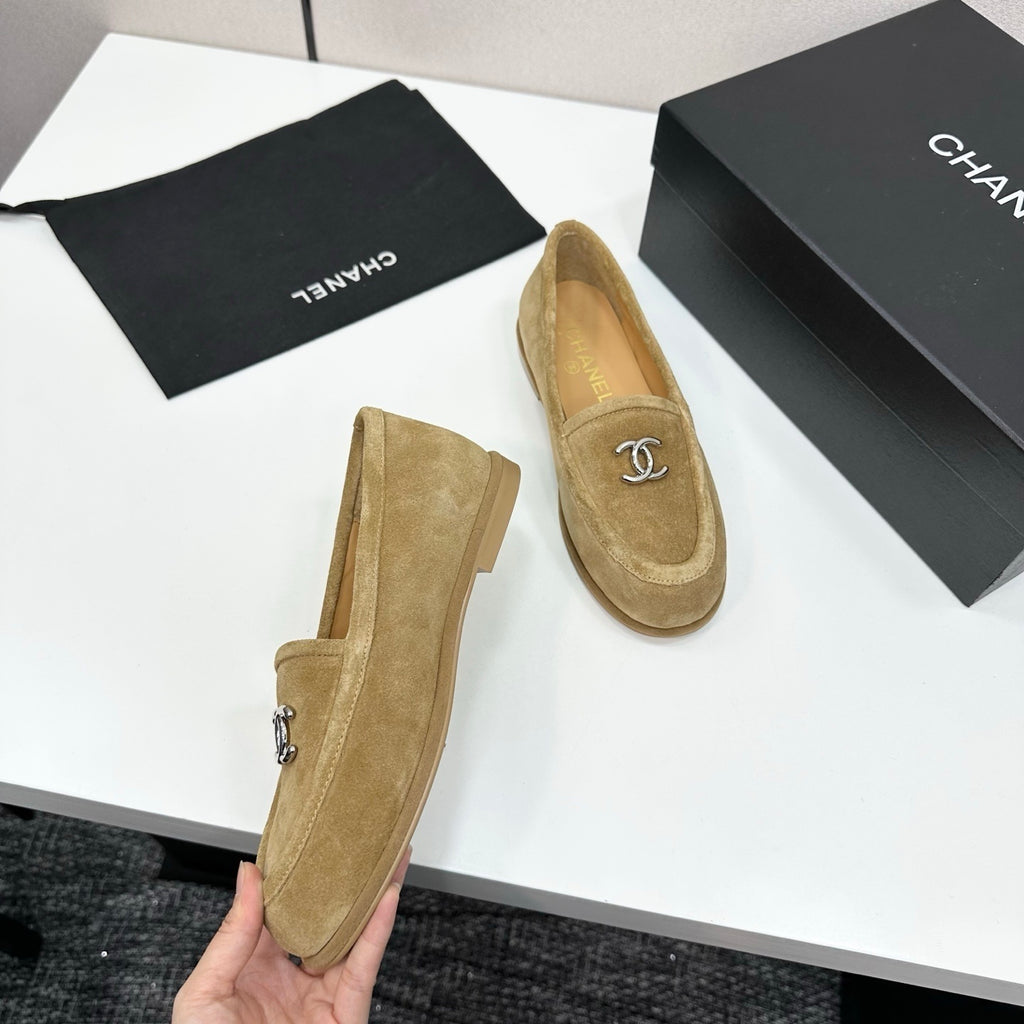 Pre-Order | Suede Loafers in Neutral Beige