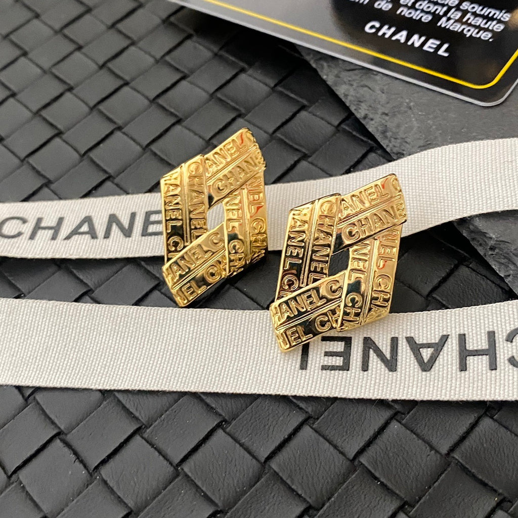 PRE ORDER DIAMOND SHAPE EARRINGS