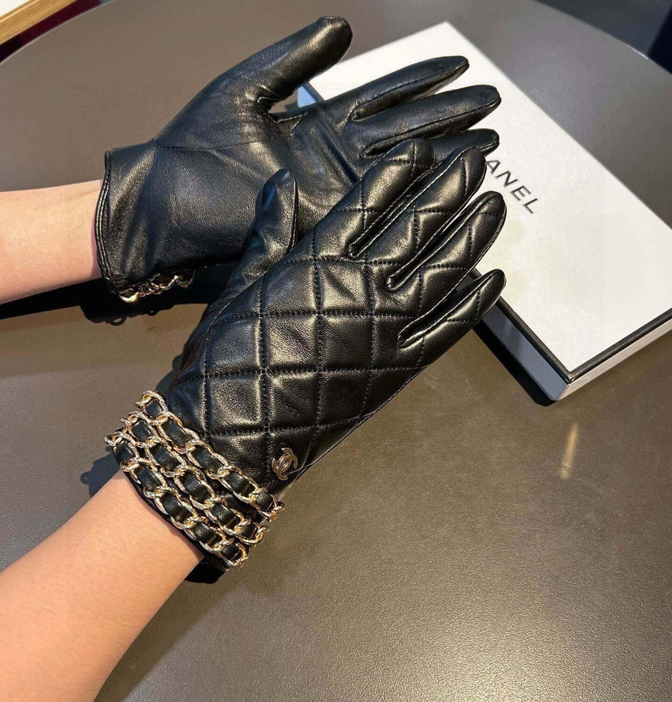 PRE-ORDER QUILTED GLOVES