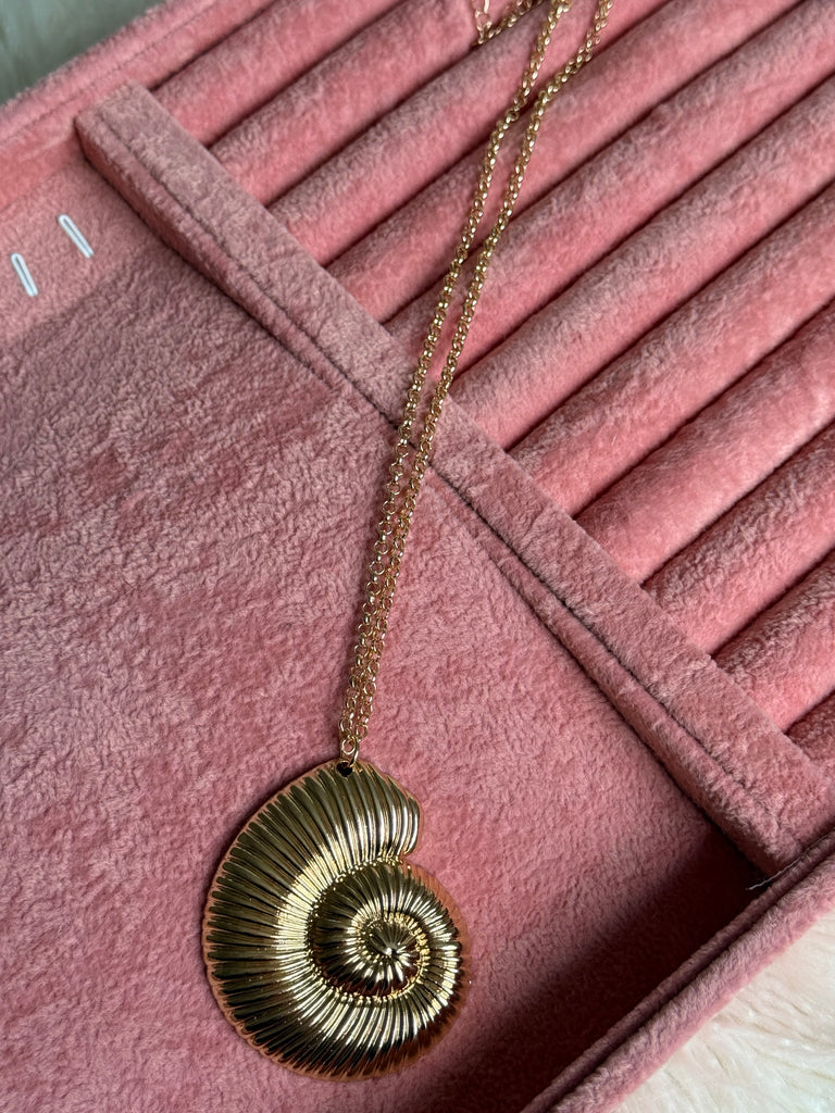 Long Shell Necklace