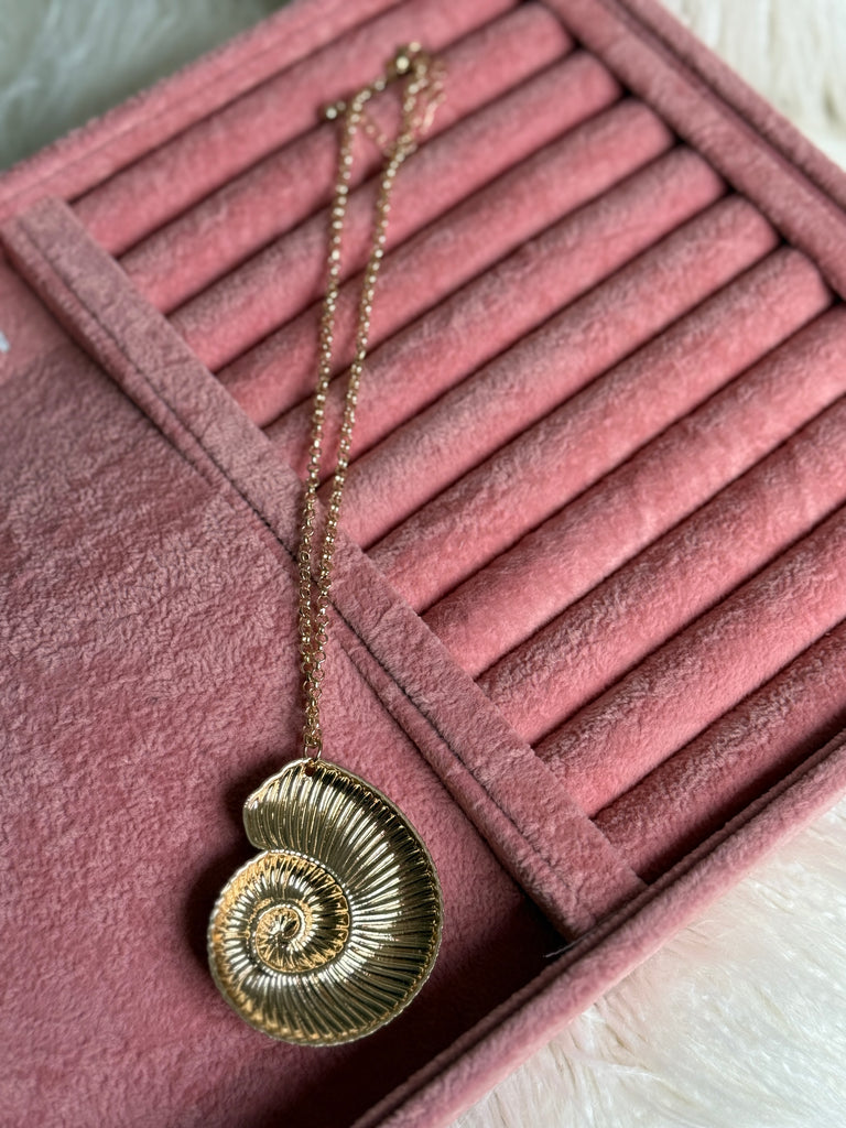 Long Shell Necklace