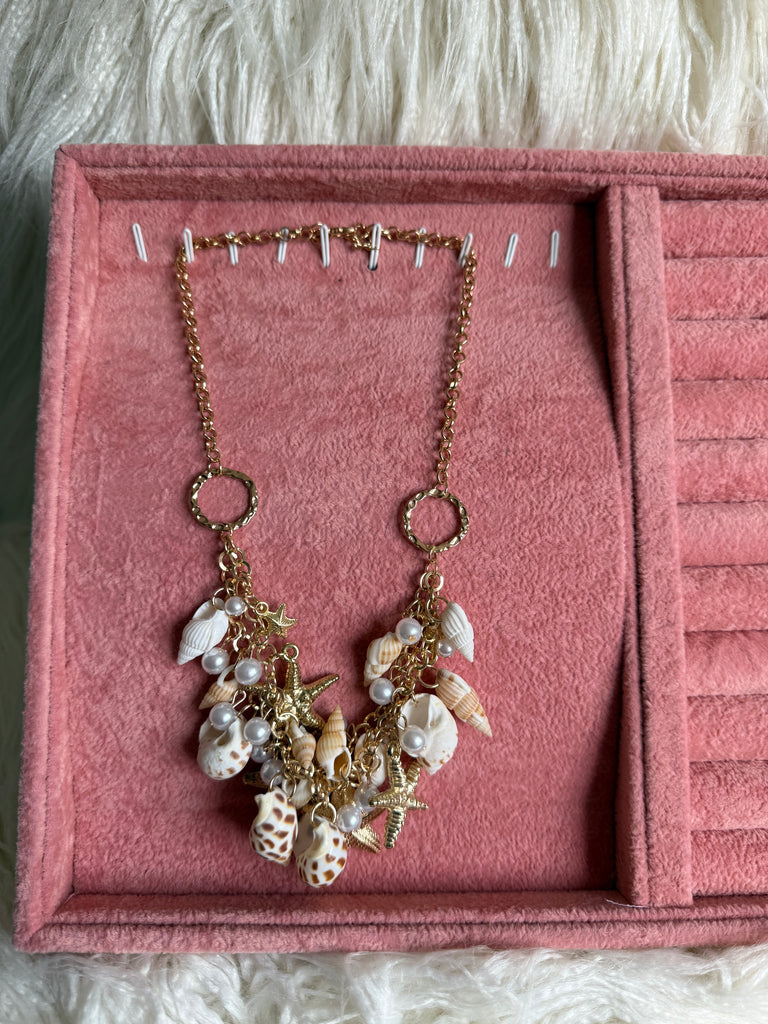 Statement Seashell Necklace