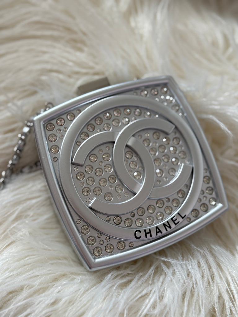 Silver Crystal-Embellished Clutch Bag with Chain Strap