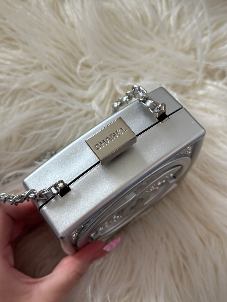 Silver Crystal-Embellished Clutch Bag with Chain Strap