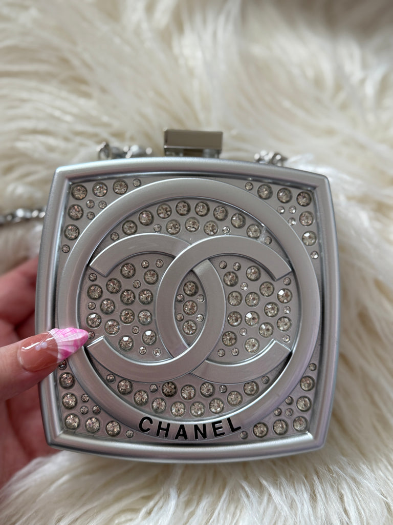 Silver Crystal-Embellished Clutch Bag with Chain Strap