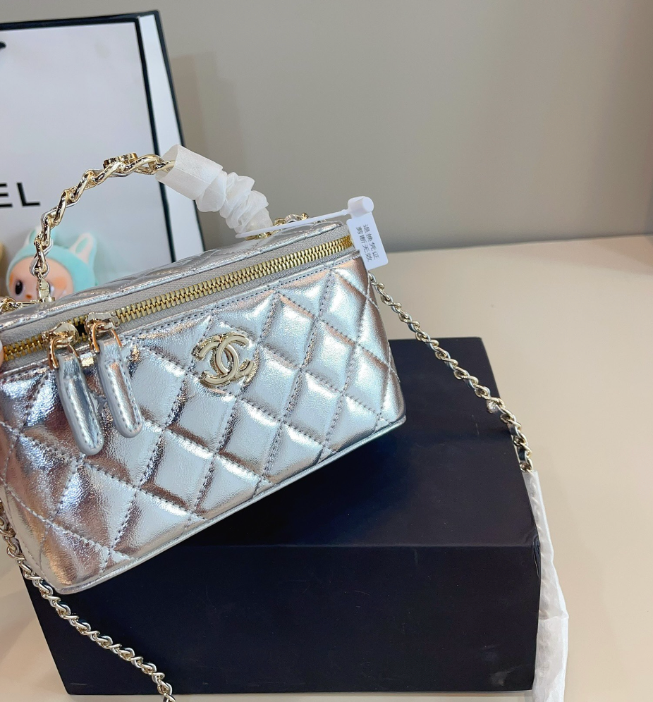 Pre-Order - Metallic Quilted Vanity-Style Bag