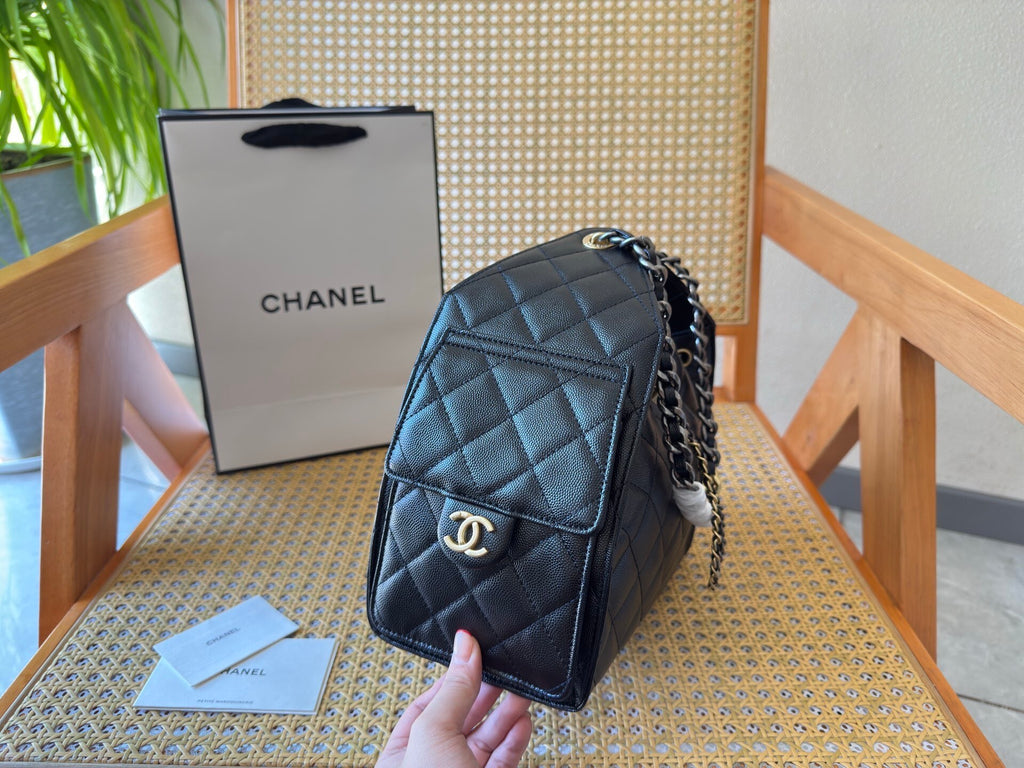 PRE-ORDER BLACK SHOULDER BAG