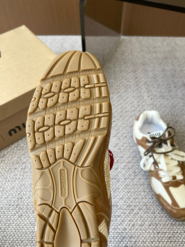 Pre-Order | Retro Panel Lace-Up Trainers – Camel & Cream