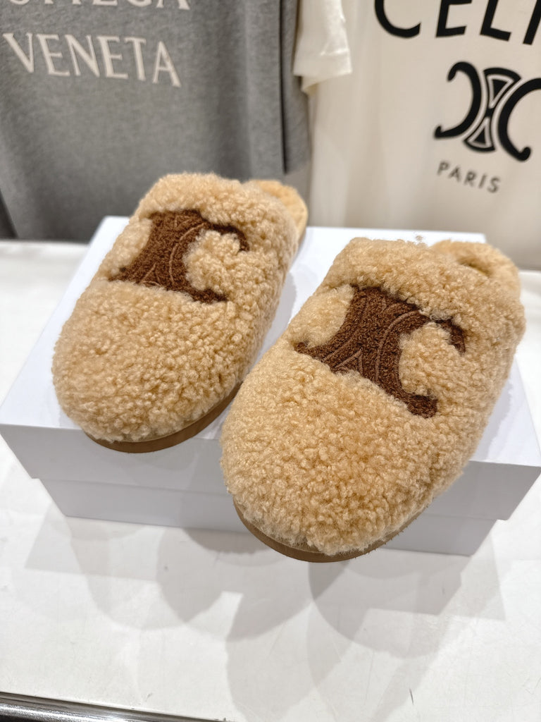 Teddy Shearling Slippers – Pre-Order