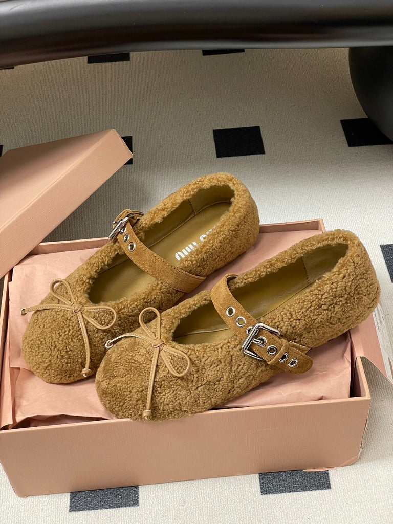 PRE-ORDER FLUFFY FLATS