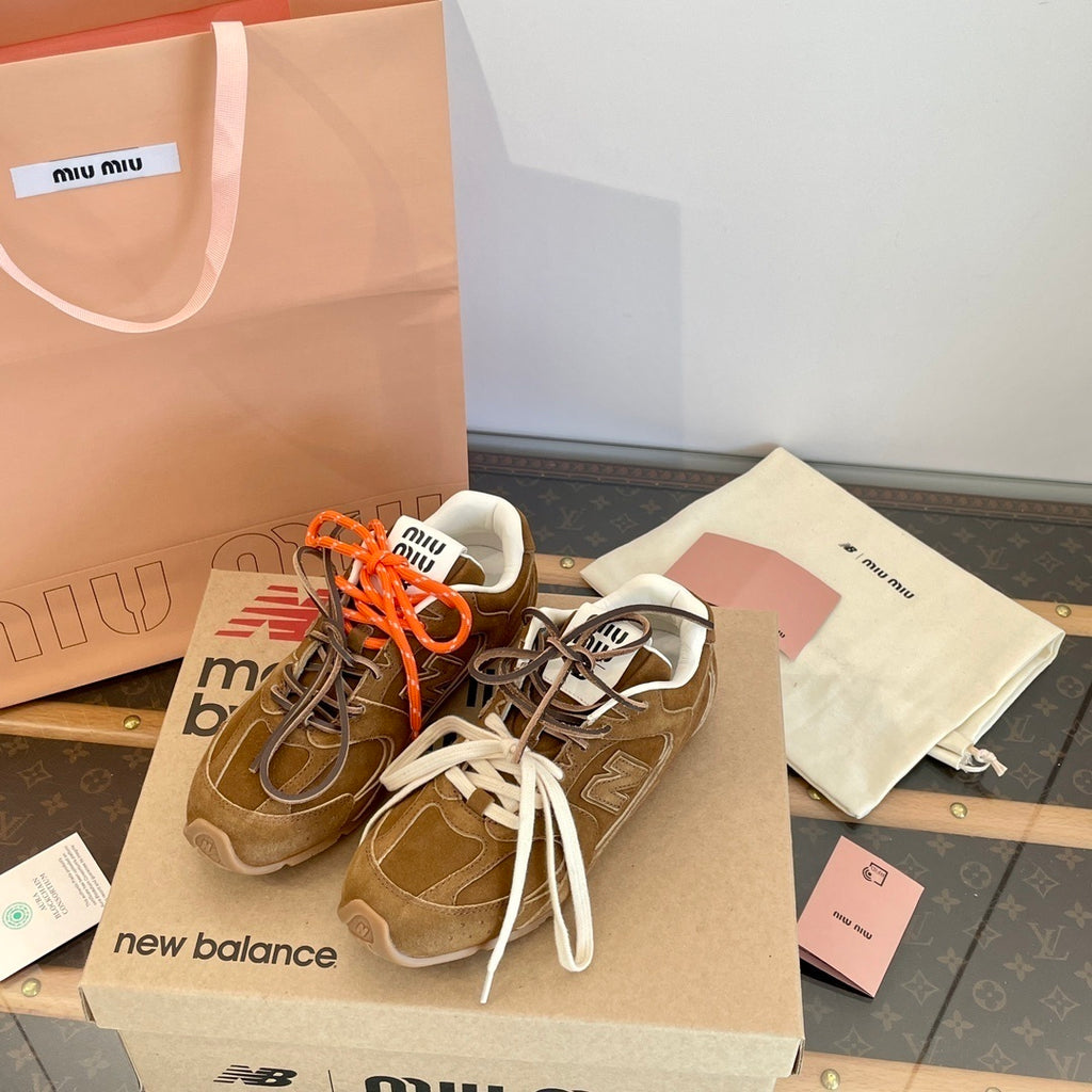 PRE-ORDER BROWN TRAINERS