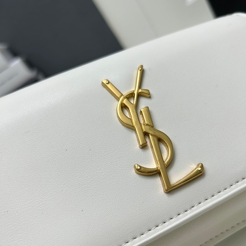 PRE-ORDER CROSS BODY BAG IN WHITE