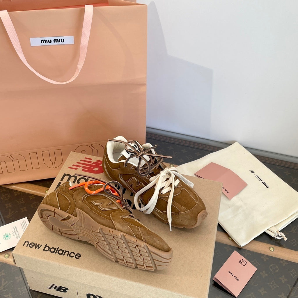 PRE-ORDER BROWN TRAINERS