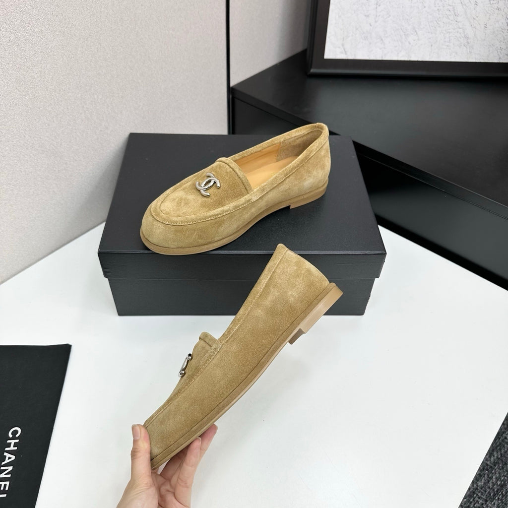 Pre-Order | Suede Loafers in Neutral Beige