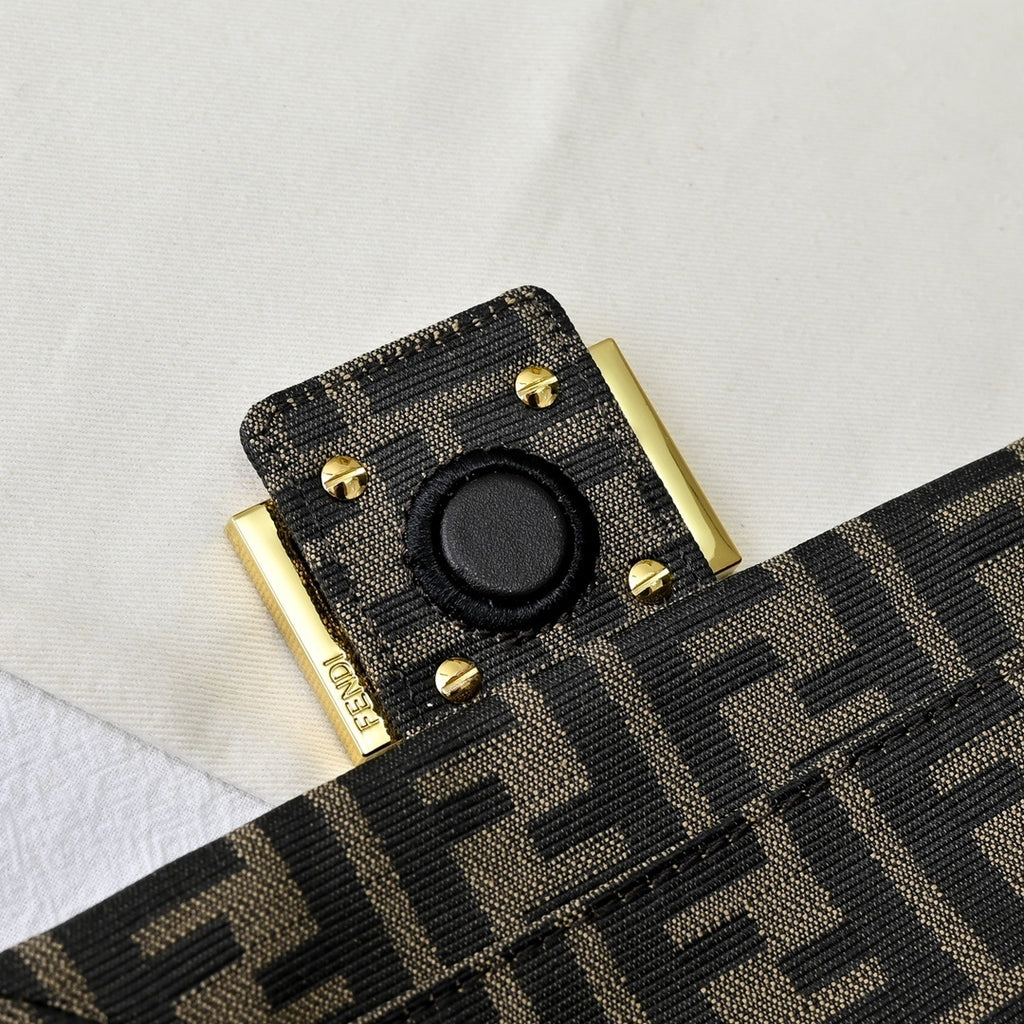 Pre-Order | Shoulder Bag with Gold Hardware