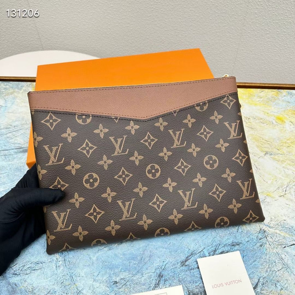 Classic Slim Clutch – Pre-Order