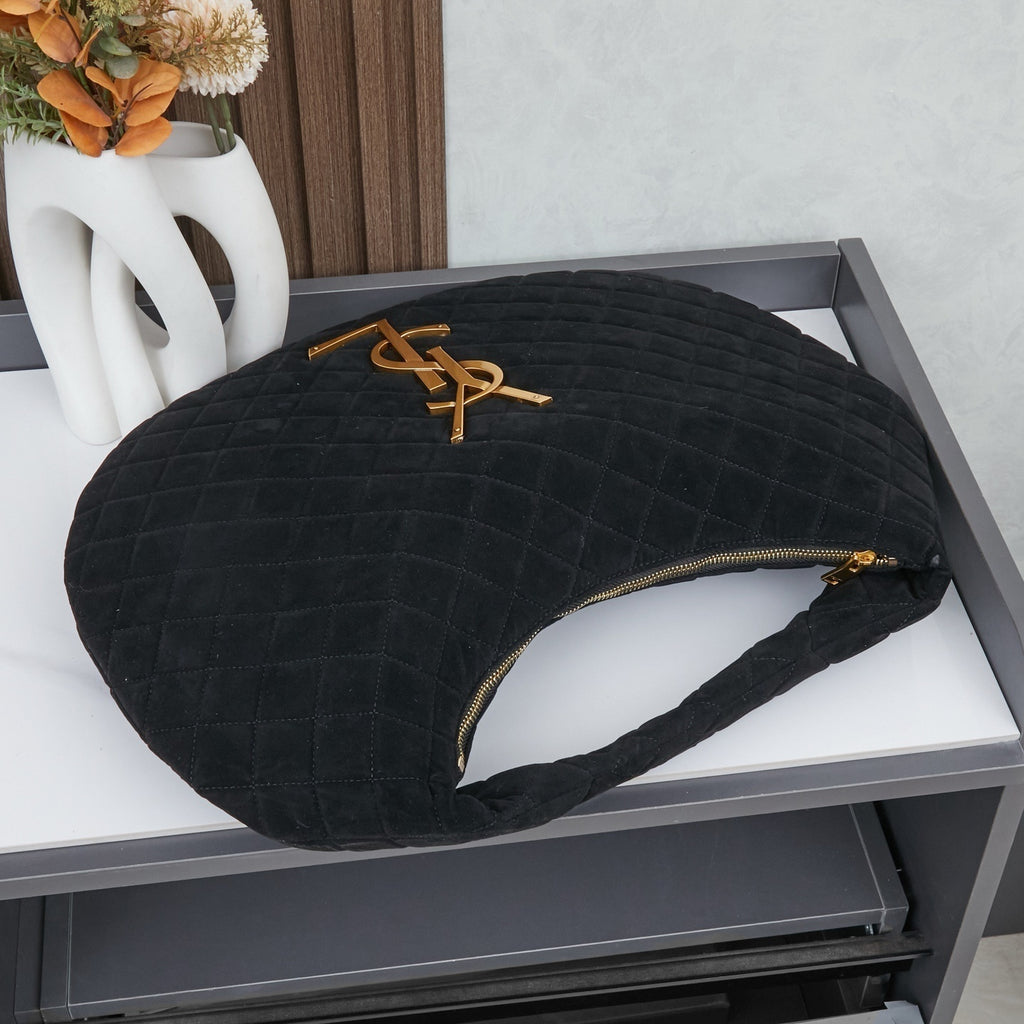 PRE-ORDER BLACK SHOULDER BAG