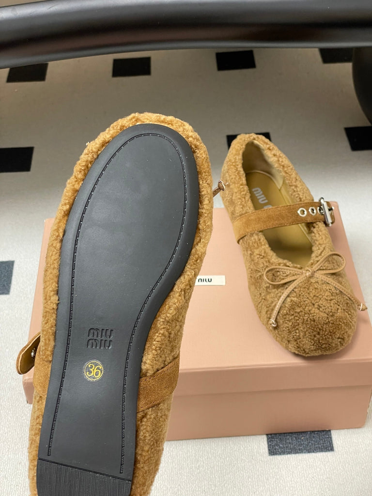 PRE-ORDER FLUFFY FLATS