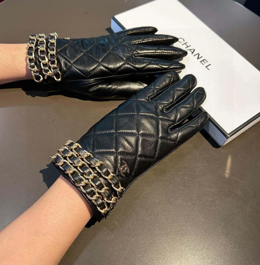 PRE-ORDER QUILTED GLOVES