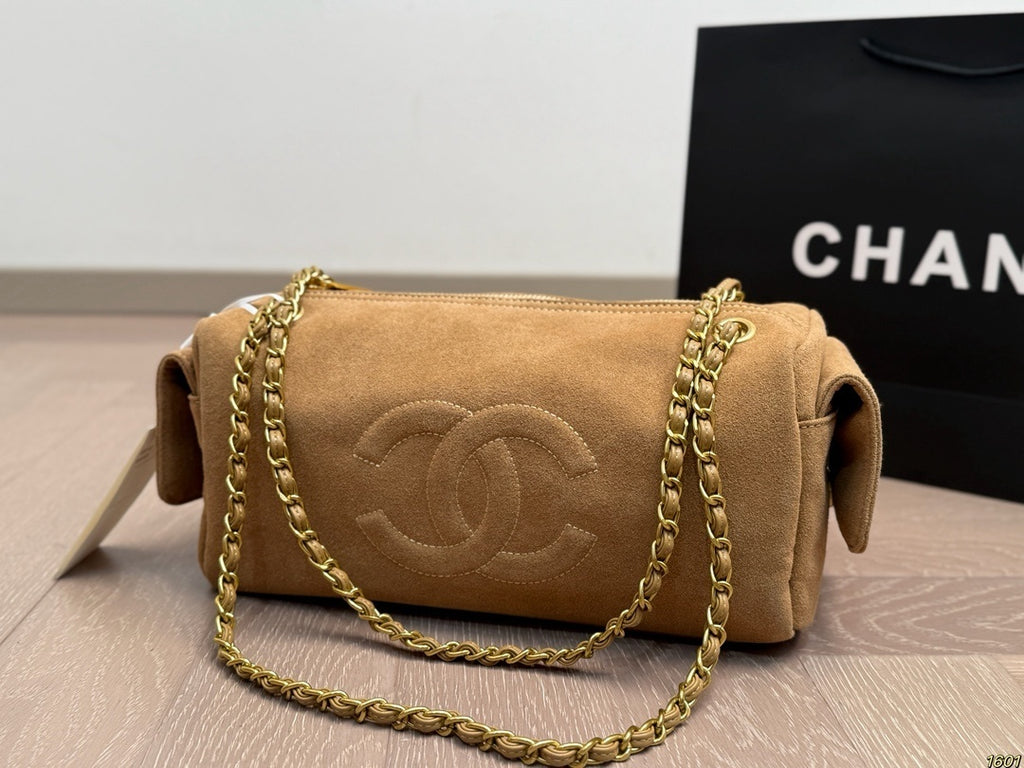 PRE-ORDER FAUX SUEDE SHOULDER BAG