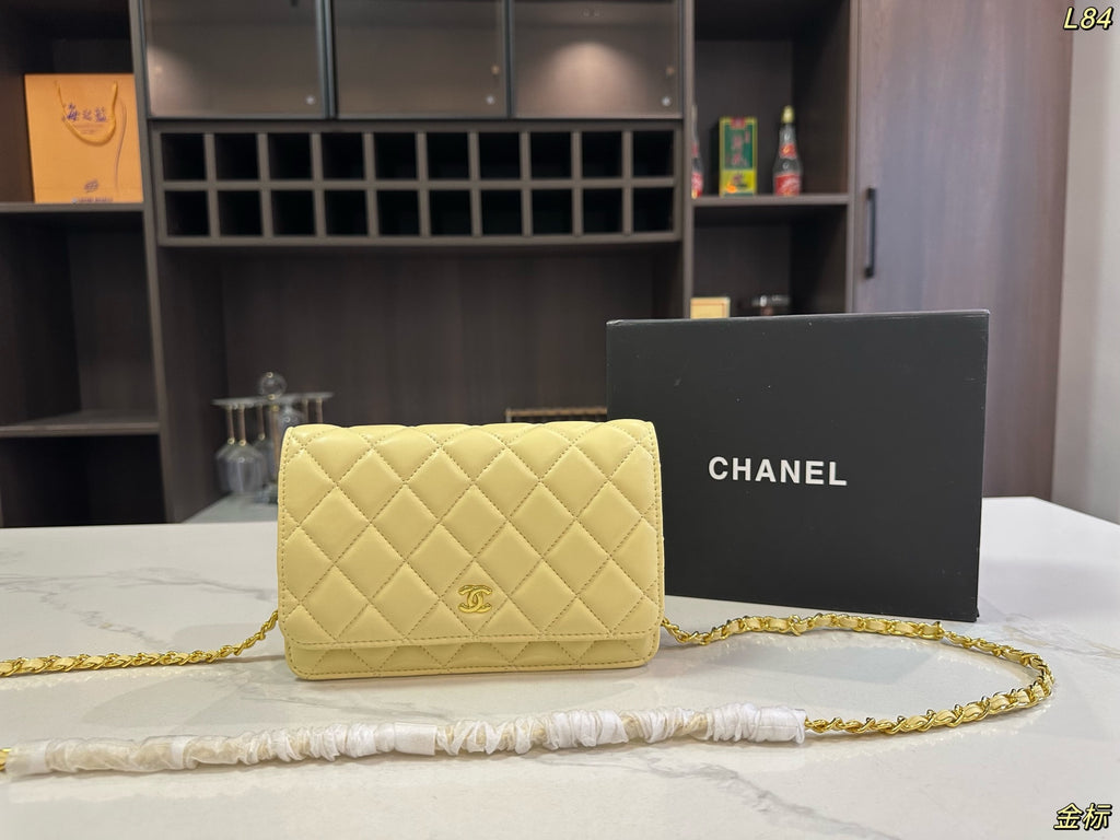 Pre-Order | Quilted Chain Crossbody Bag – Yellow